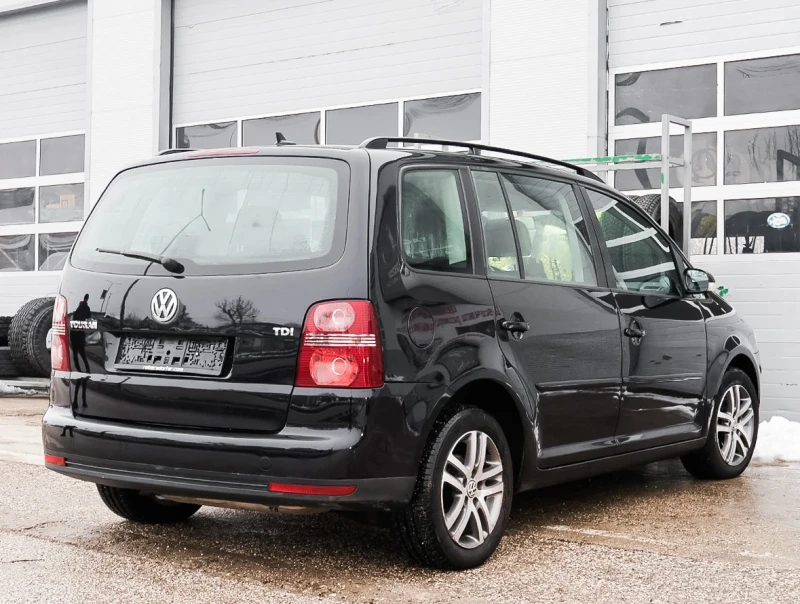 VW Touran 1.9 тди, снимка 6 - Автомобили и джипове - 53343779