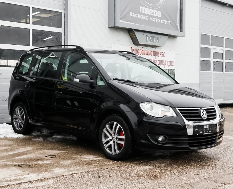 VW Touran 1.9 тди, снимка 3 - Автомобили и джипове - 53343779