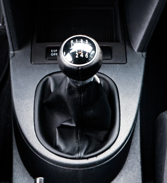 VW Touran 1.9 тди, снимка 12 - Автомобили и джипове - 53343779