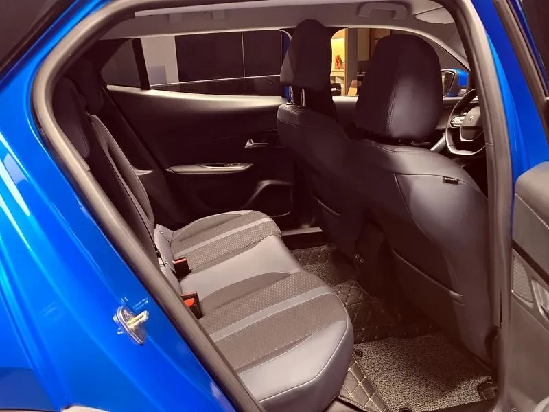 Peugeot 2008 2Nd Generation 1.5 Bluehdi Allure, снимка 13 - Автомобили и джипове - 54930203