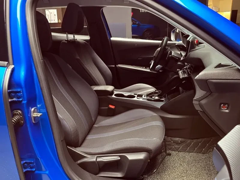 Peugeot 2008 2Nd Generation 1.5 Bluehdi Allure, снимка 12 - Автомобили и джипове - 54930203