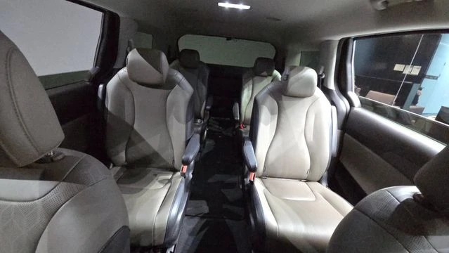 Kia Carnival 3.5* 360 КАМЕРИ* ДИСТРОНИК* LANE ASSIST* КРАЙНА ЦЕ, снимка 15 - Автомобили и джипове - 56414577