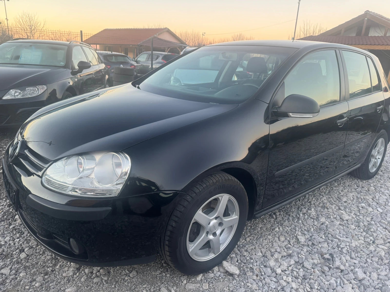 VW Golf 1.9TDI KLIMATR 145000km - [1] 