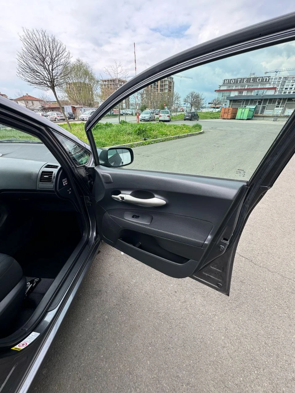 Toyota Auris 1.4D - изображение 8