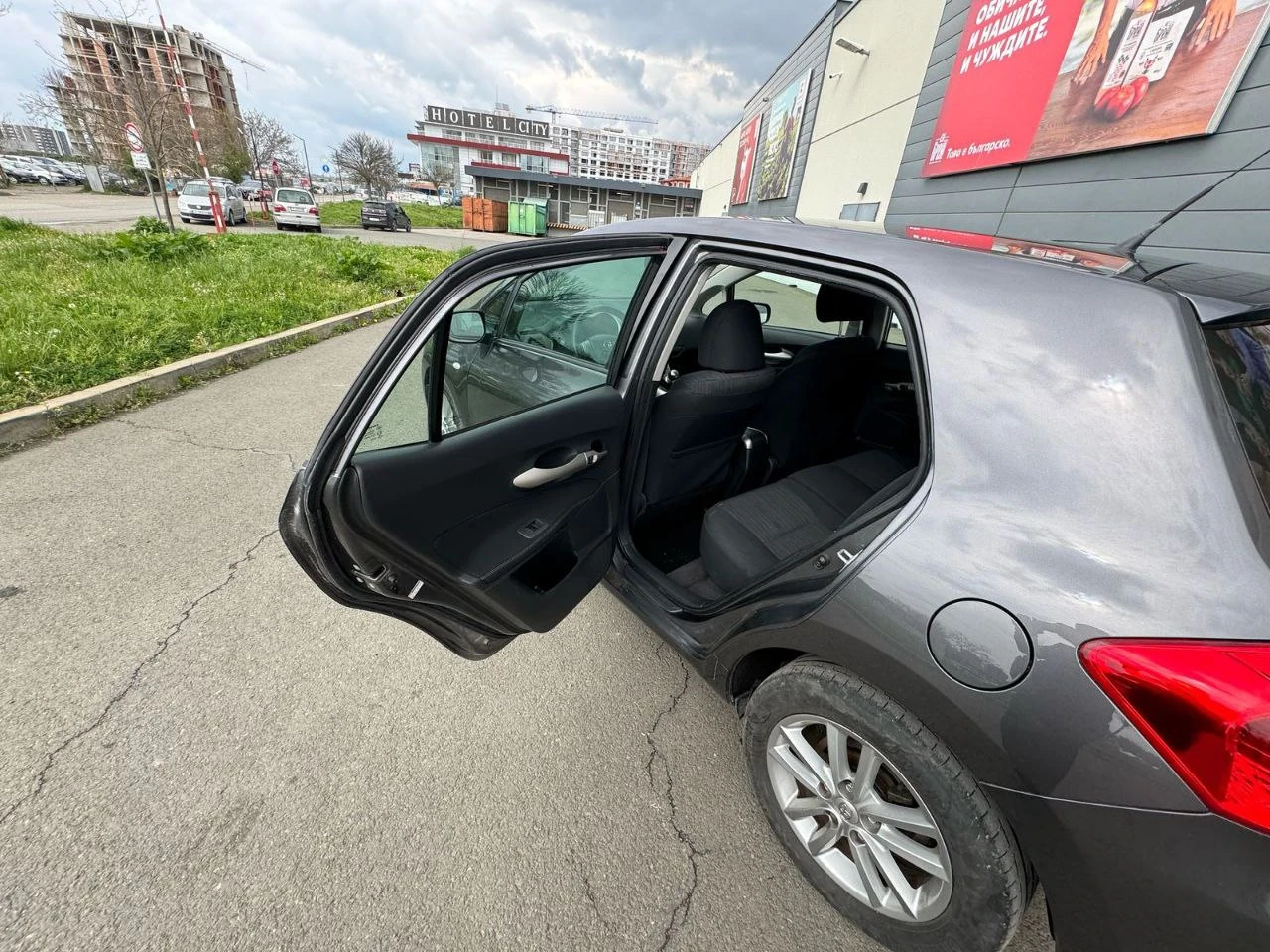 Toyota Auris 1.4D - изображение 4