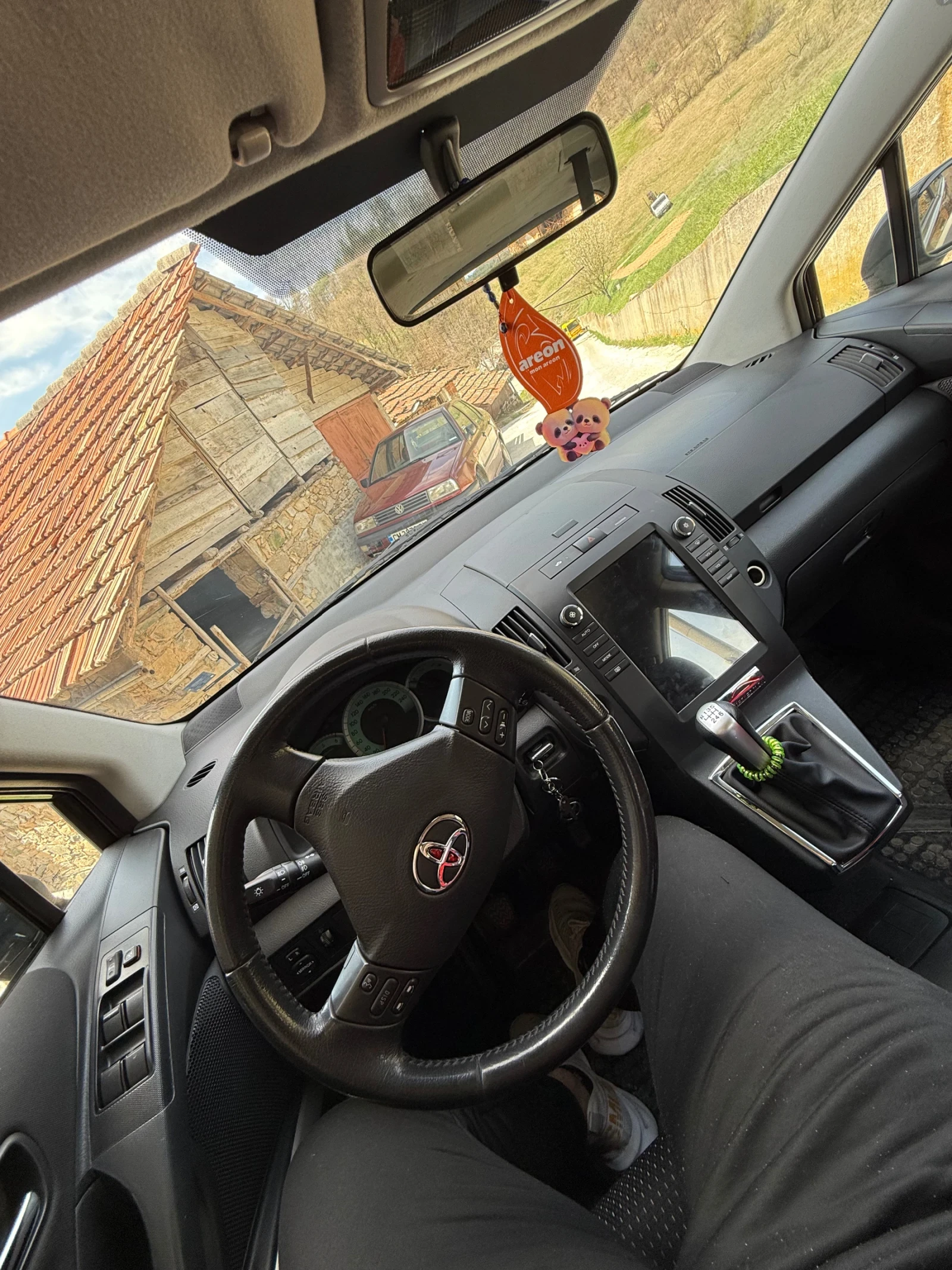 Toyota Corolla verso 2.2D4D - изображение 5