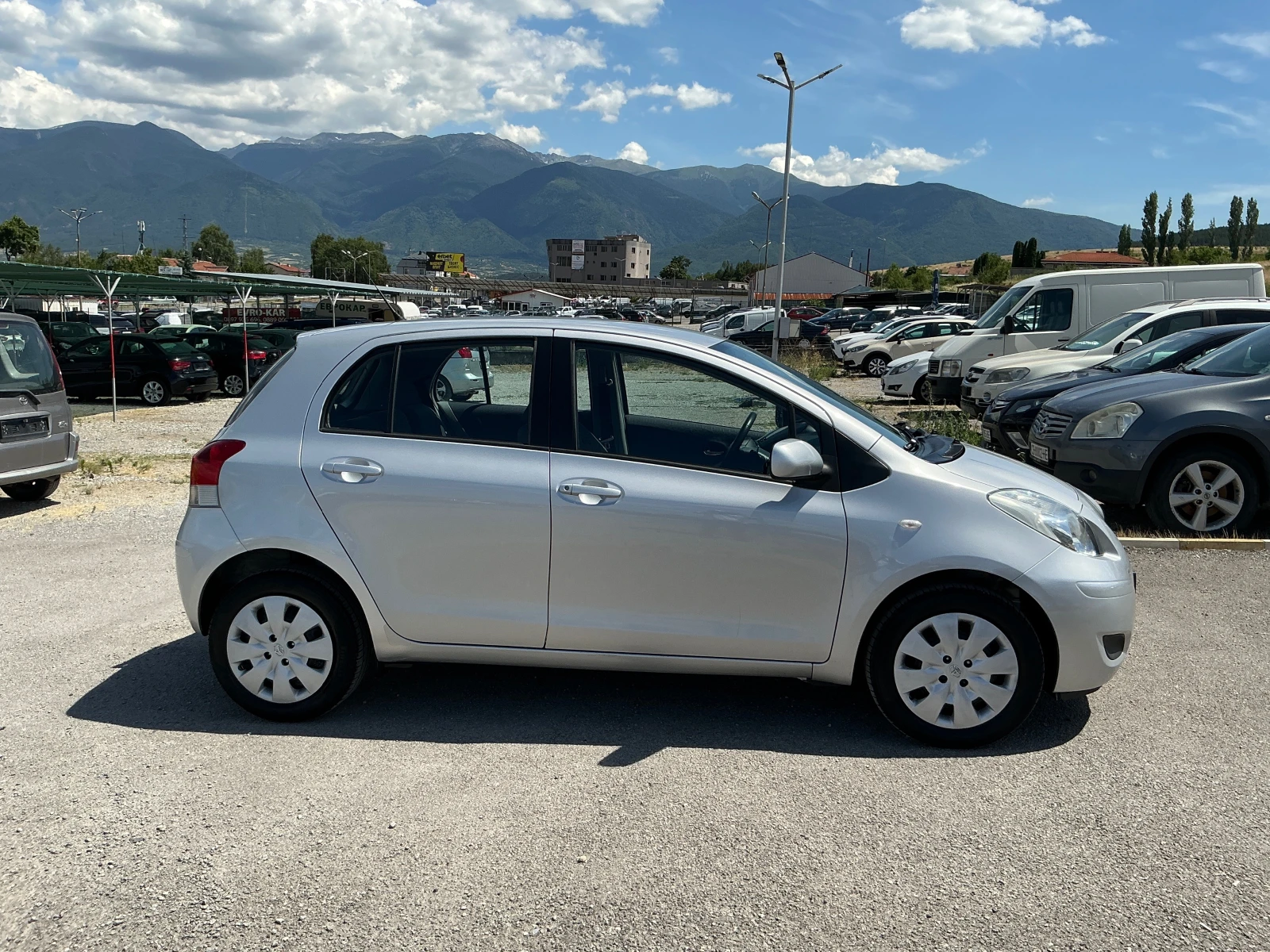 Toyota Yaris 1.3 VVT-i - изображение 4