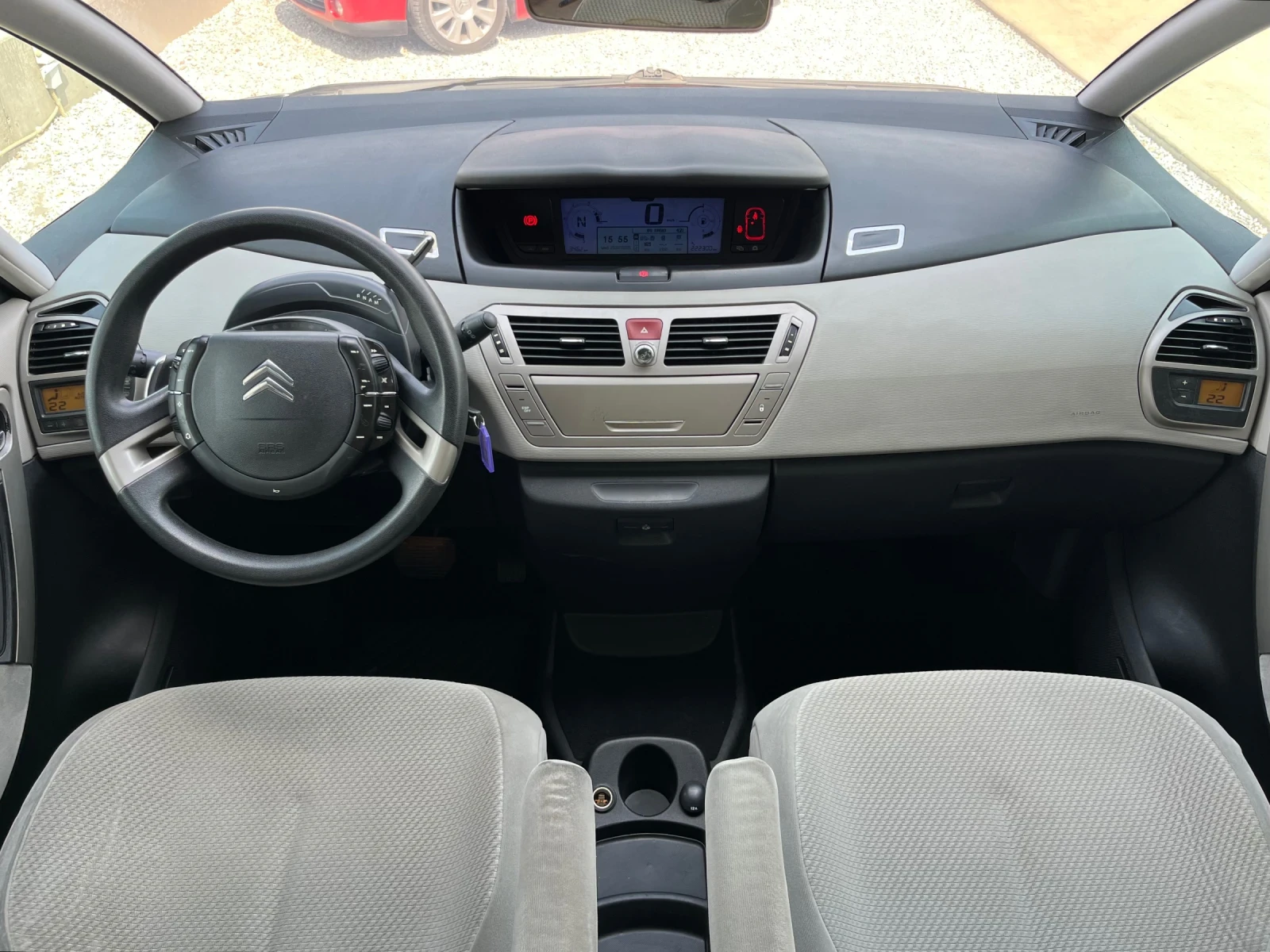 Citroen Grand C4 Picasso / КЛИМАТРОНИК / ПАНОРАМА / 7 МЕСТА - изображение 6