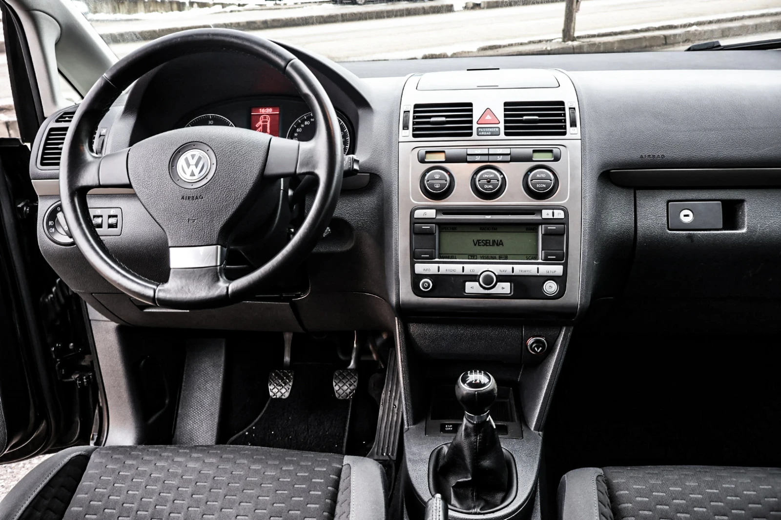 VW Touran 1.9 тди - изображение 10