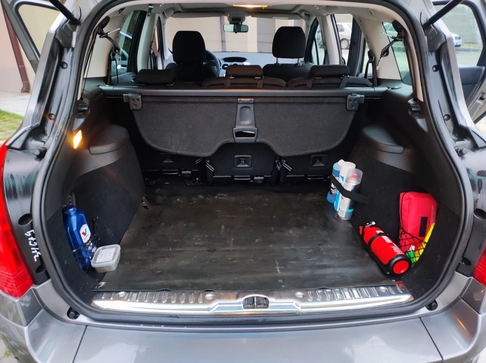 Peugeot 308 SW - изображение 8