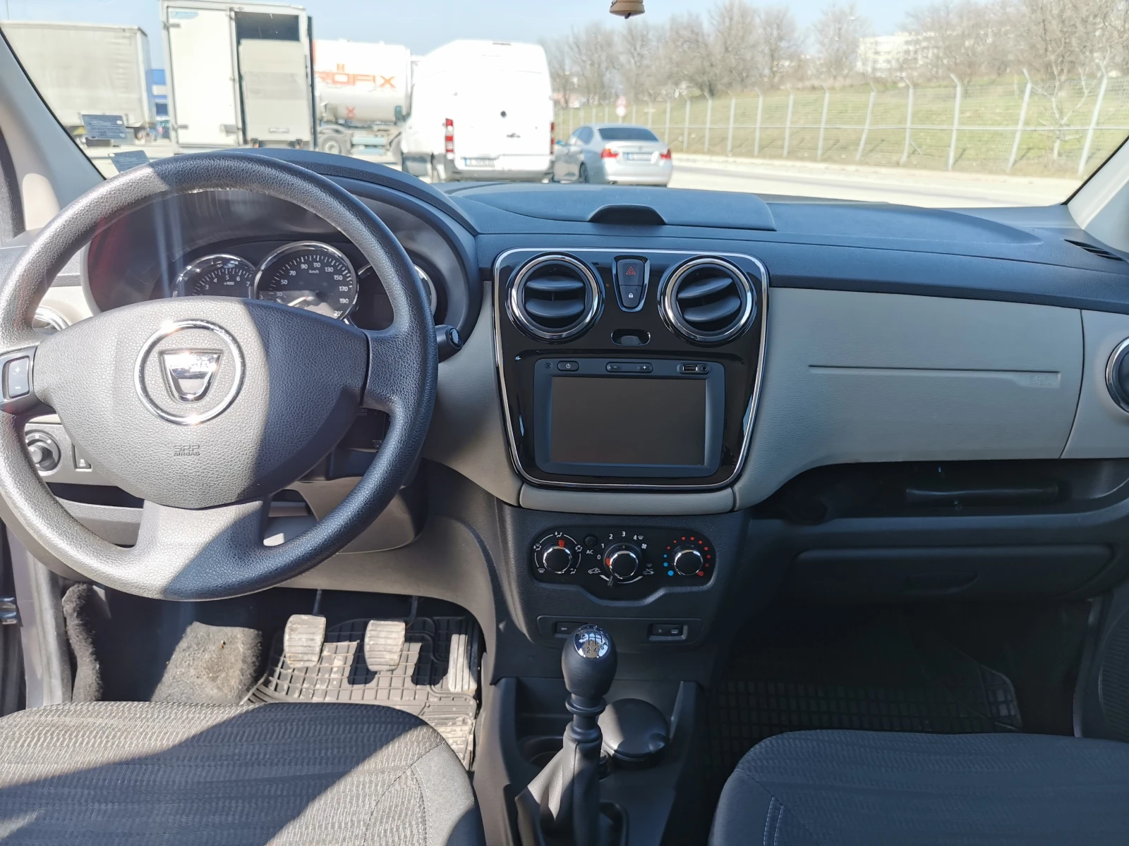 Dacia Lodgy 1.5 DCI, снимка 14 - Автомобили и джипове - 53712154