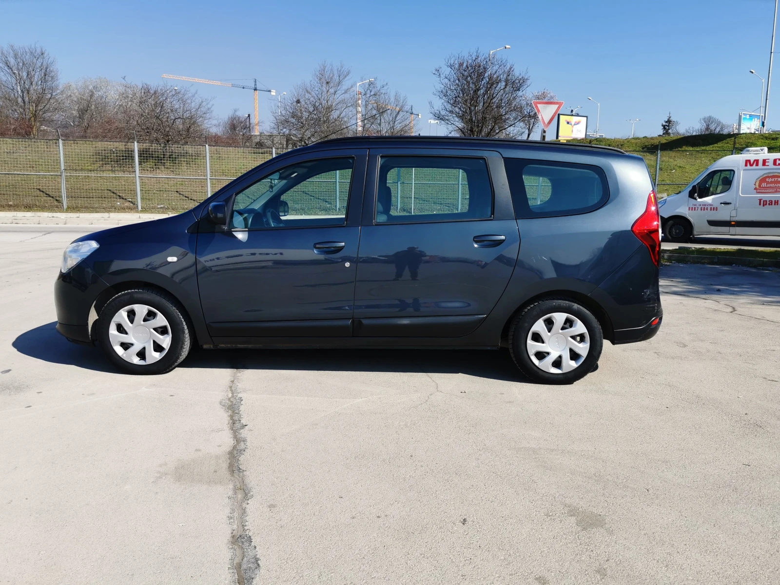 Dacia Lodgy 1.5 DCI, снимка 2 - Автомобили и джипове - 53712154