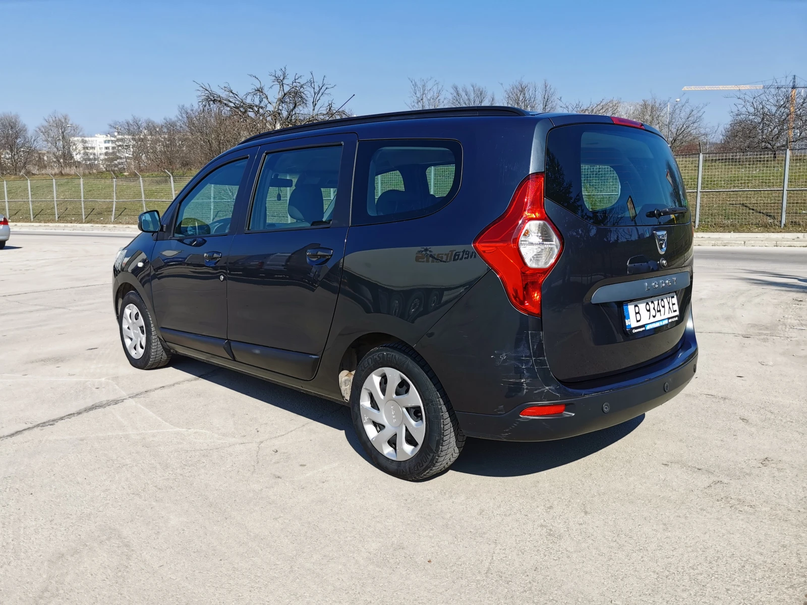 Dacia Lodgy 1.5 DCI, снимка 3 - Автомобили и джипове - 53712154