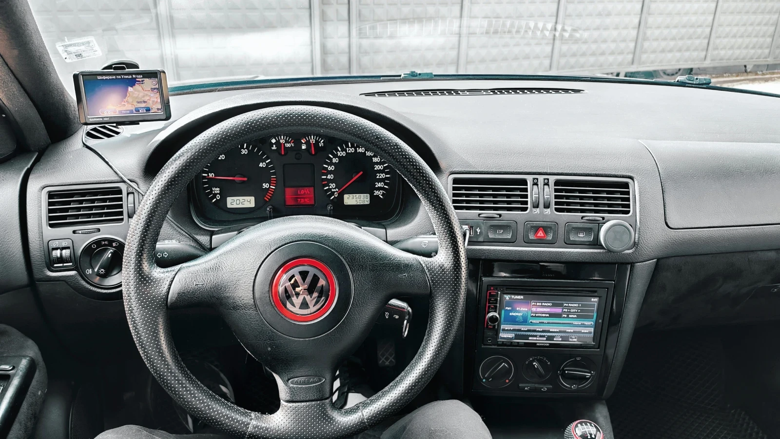 VW Golf IV, снимка 15 - Автомобили и джипове - 53931716