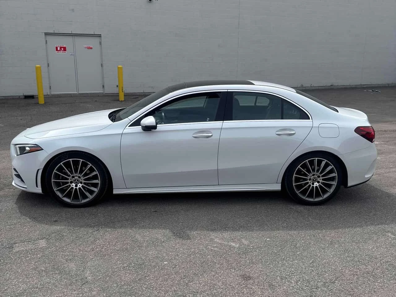 Mercedes-Benz A 220 * CARFAX * БЕЗ ИНЦИДЕНТИ * , снимка 2 - Автомобили и джипове - 54359551