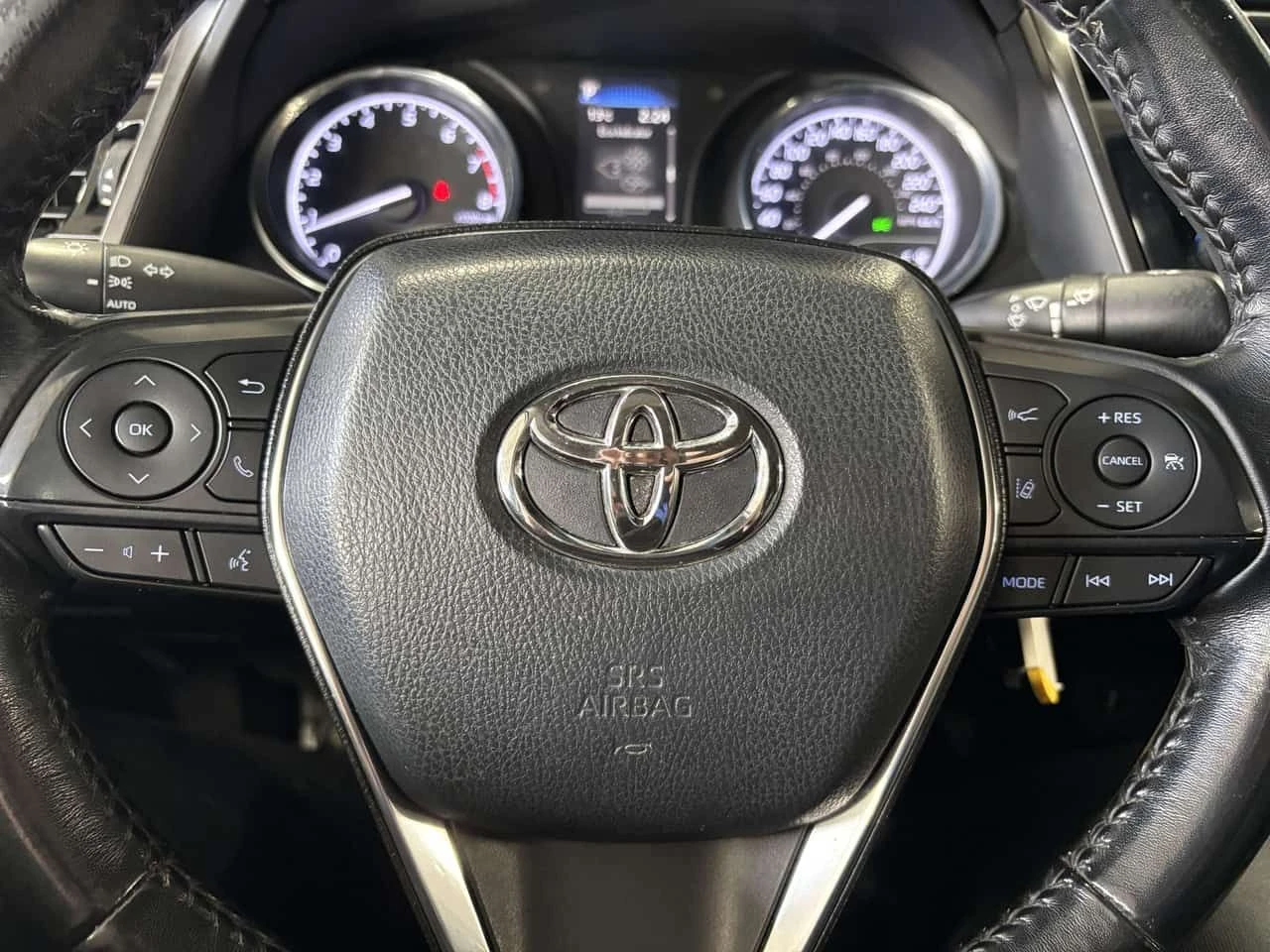 Toyota Camry * SE * CARFAX * ЦЕНА ДО БГ, снимка 8 - Автомобили и джипове - 54615413