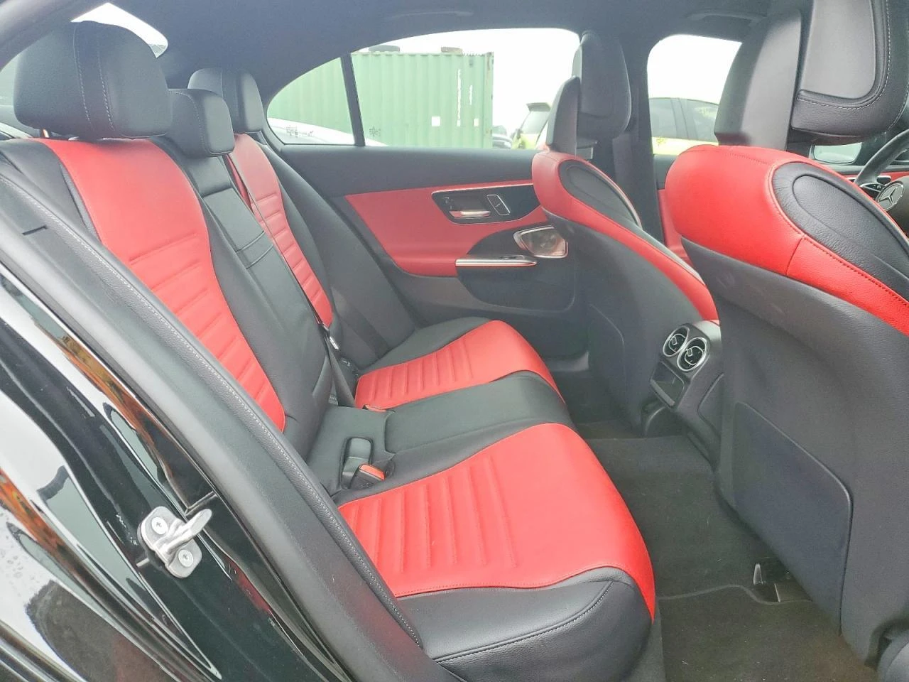 Mercedes-Benz C 300 2025 4MATIC, снимка 8 - Автомобили и джипове - 54655594