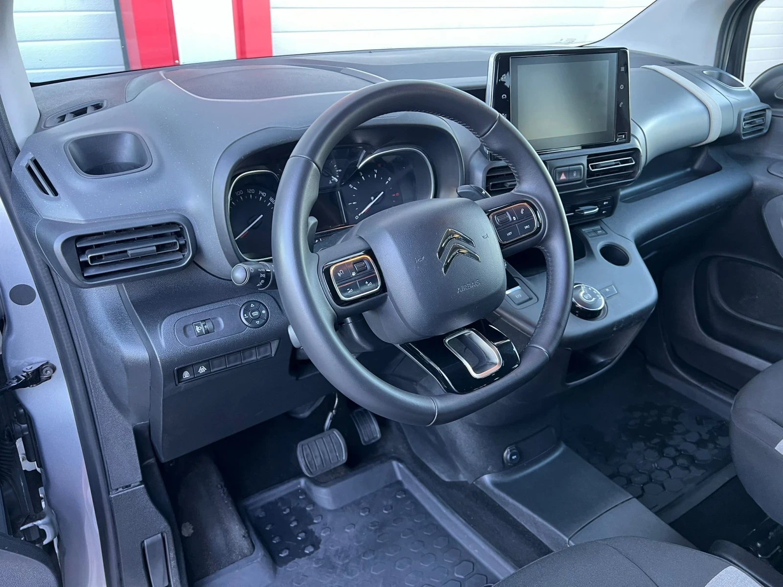 Citroen Berlingo 1.5BLUE HDI AUTOMATIK HED-UP NAVI EVRO 6D ЛИЗИНГ, снимка 12 - Автомобили и джипове - 54799501