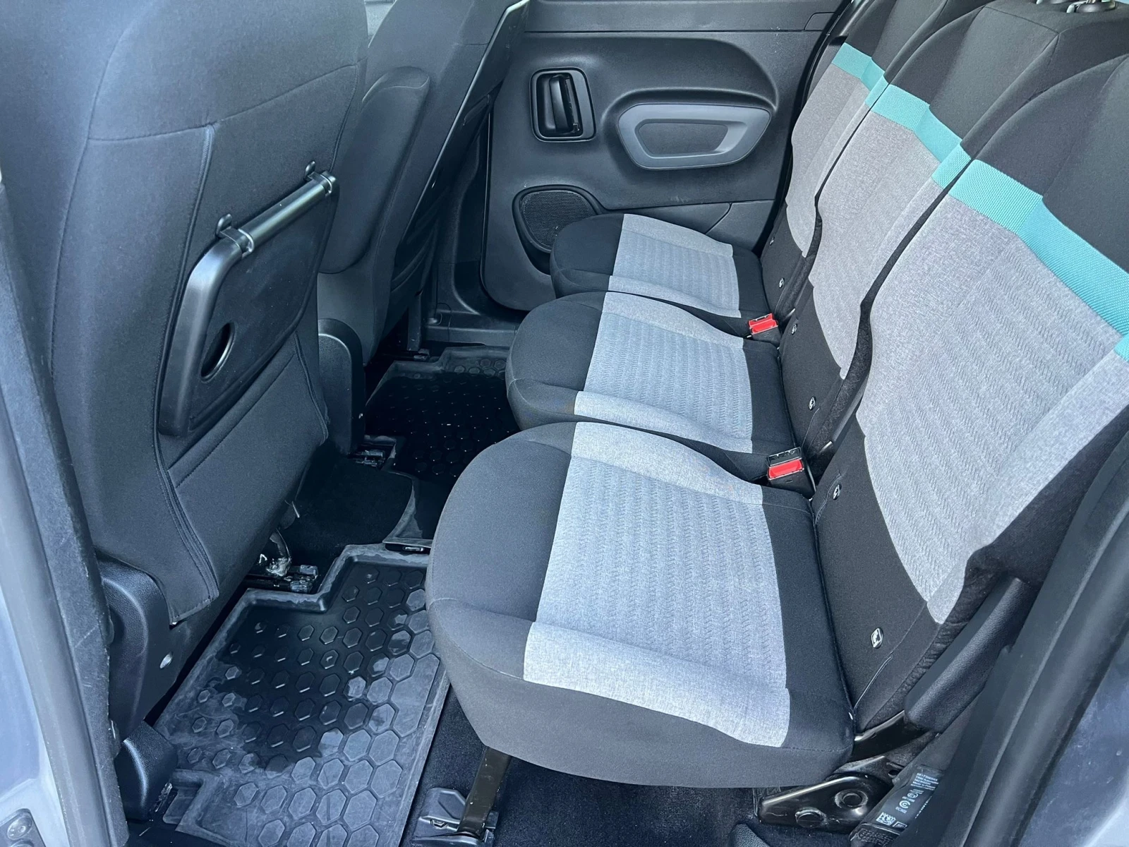 Citroen Berlingo 1.5BLUE HDI AUTOMATIK HED-UP NAVI EVRO 6D ЛИЗИНГ, снимка 15 - Автомобили и джипове - 54799501