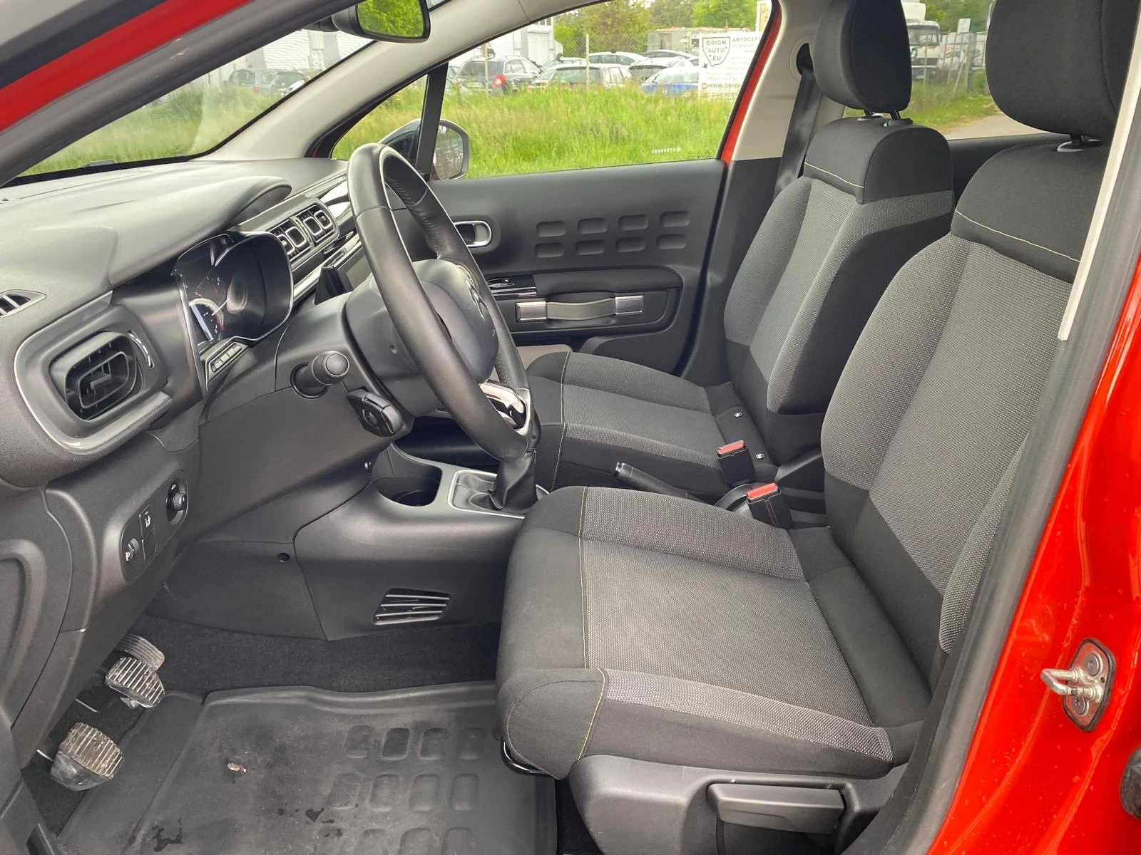 Citroen C3 1.2i, снимка 10 - Автомобили и джипове - 54800048