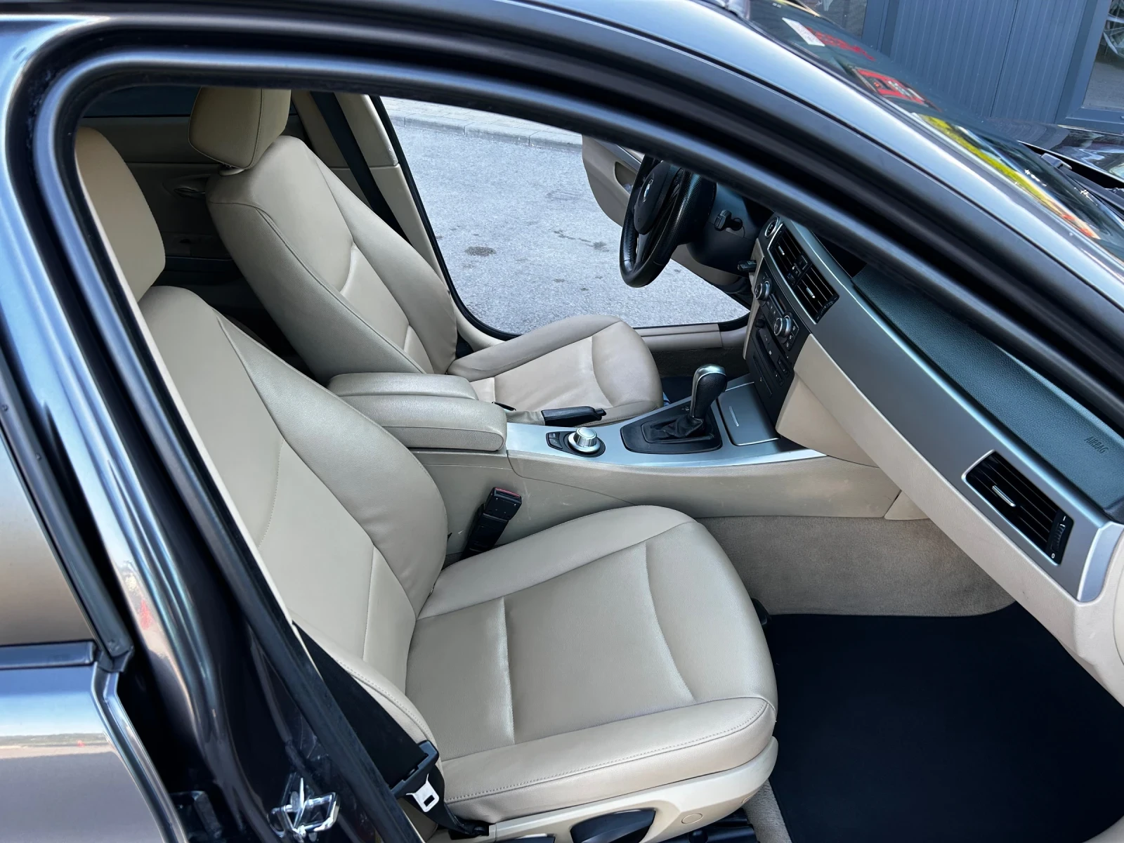 BMW 320, снимка 10 - Автомобили и джипове - 55011270