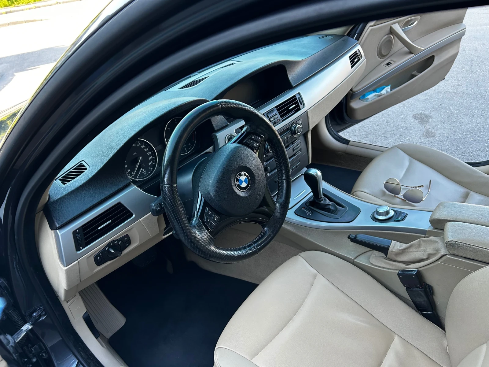 BMW 320, снимка 13 - Автомобили и джипове - 55011270
