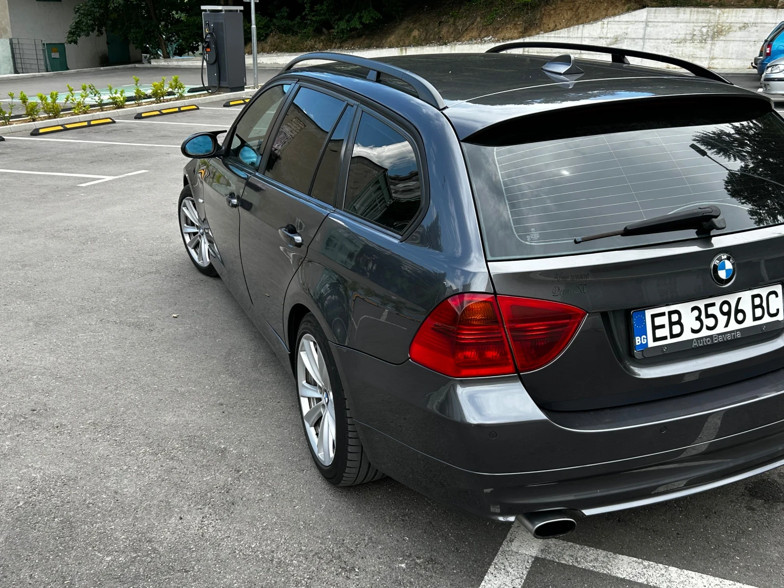 BMW 320, снимка 3 - Автомобили и джипове - 55011270