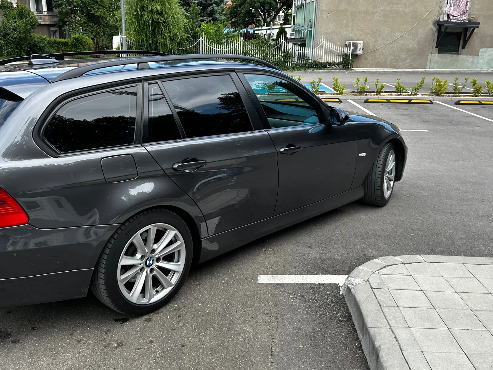 BMW 320, снимка 5 - Автомобили и джипове - 55011270