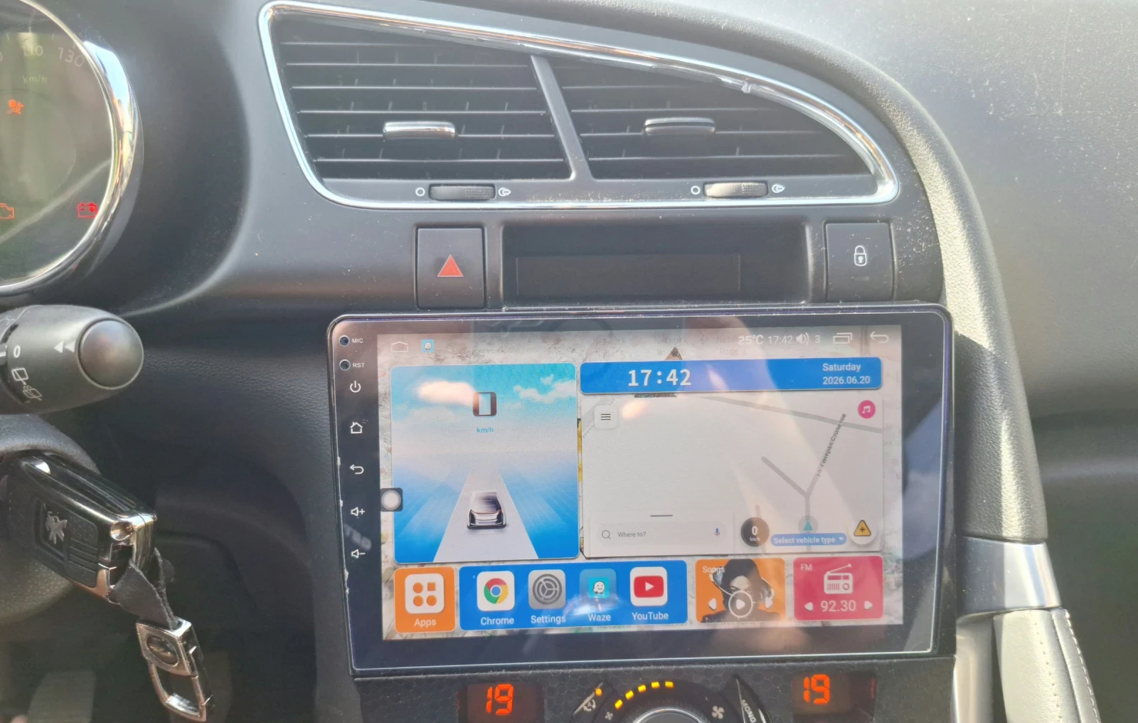 Peugeot 3008 1.6 HDI, снимка 11 - Автомобили и джипове - 55599033