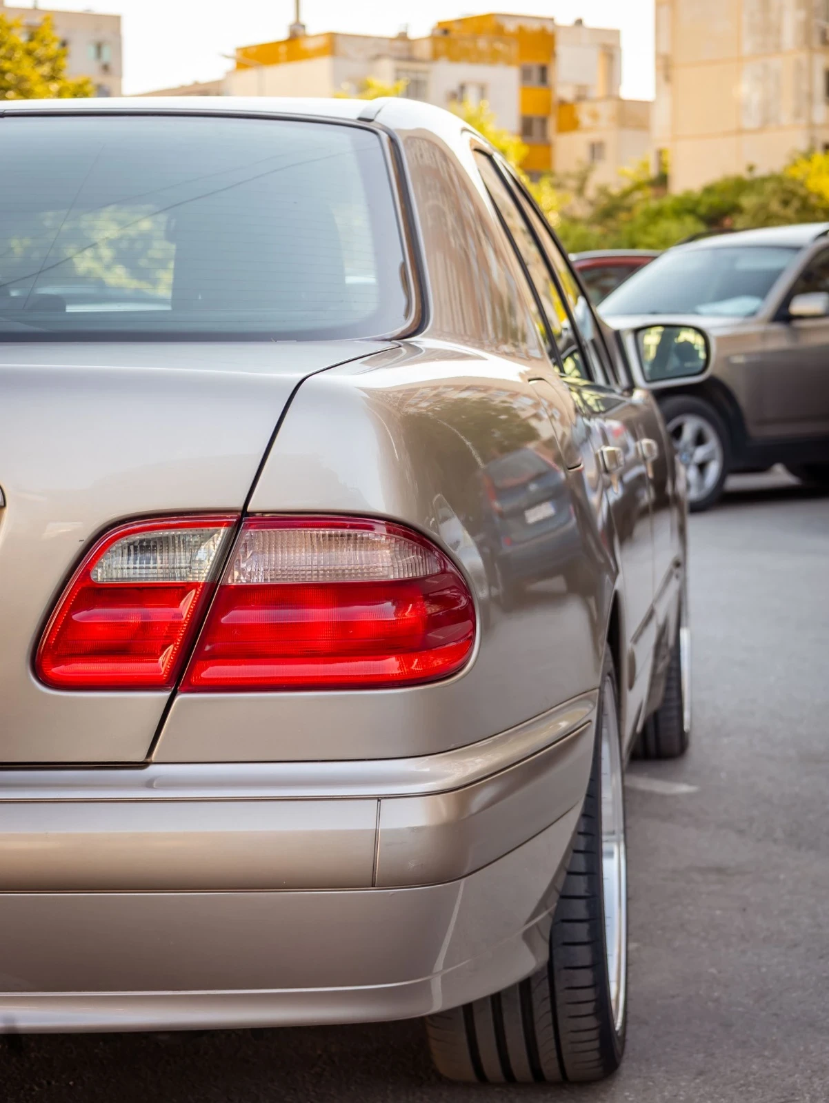 Mercedes-Benz E 320, снимка 8 - Автомобили и джипове - 55673471
