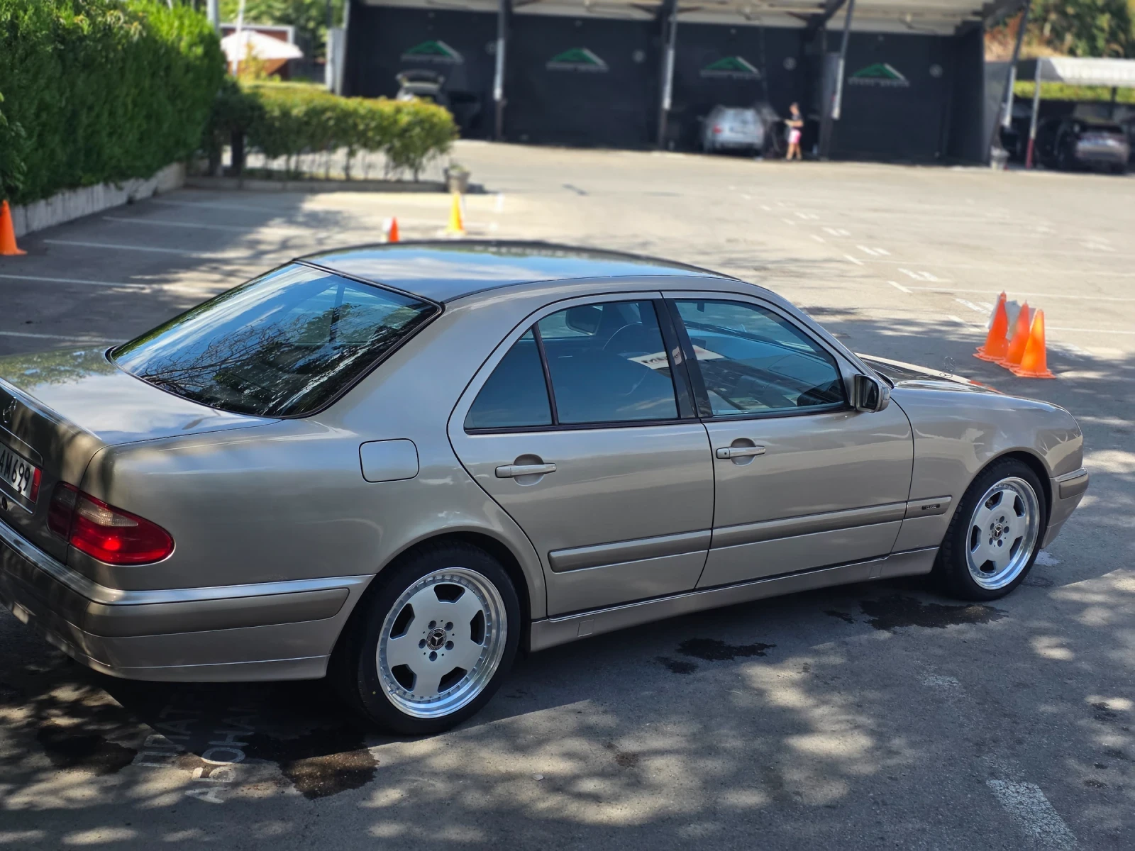 Mercedes-Benz E 320, снимка 4 - Автомобили и джипове - 55673471