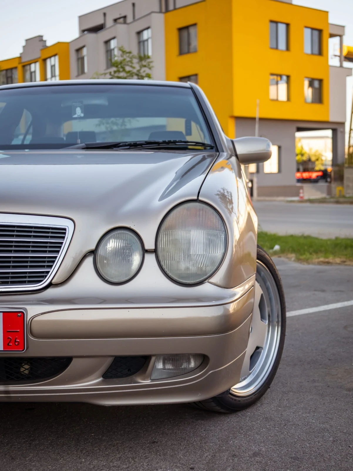 Mercedes-Benz E 320
