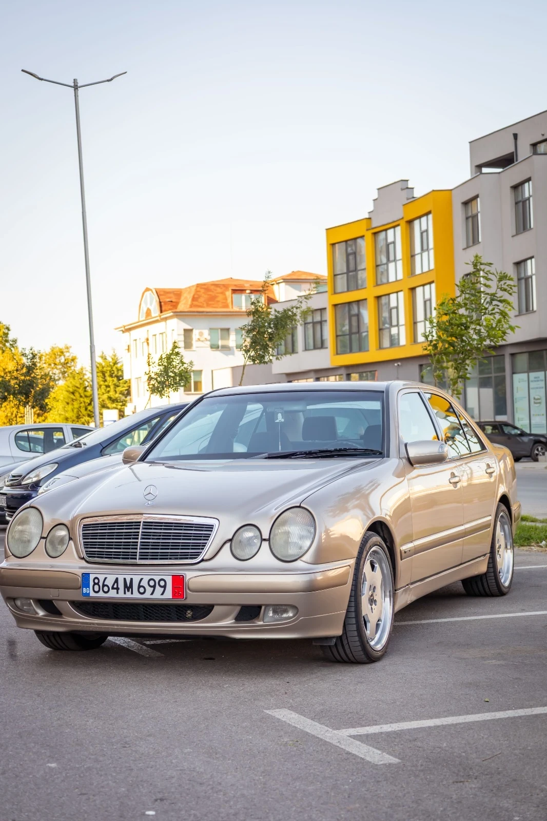 Mercedes-Benz E 320, снимка 5 - Автомобили и джипове - 55673471