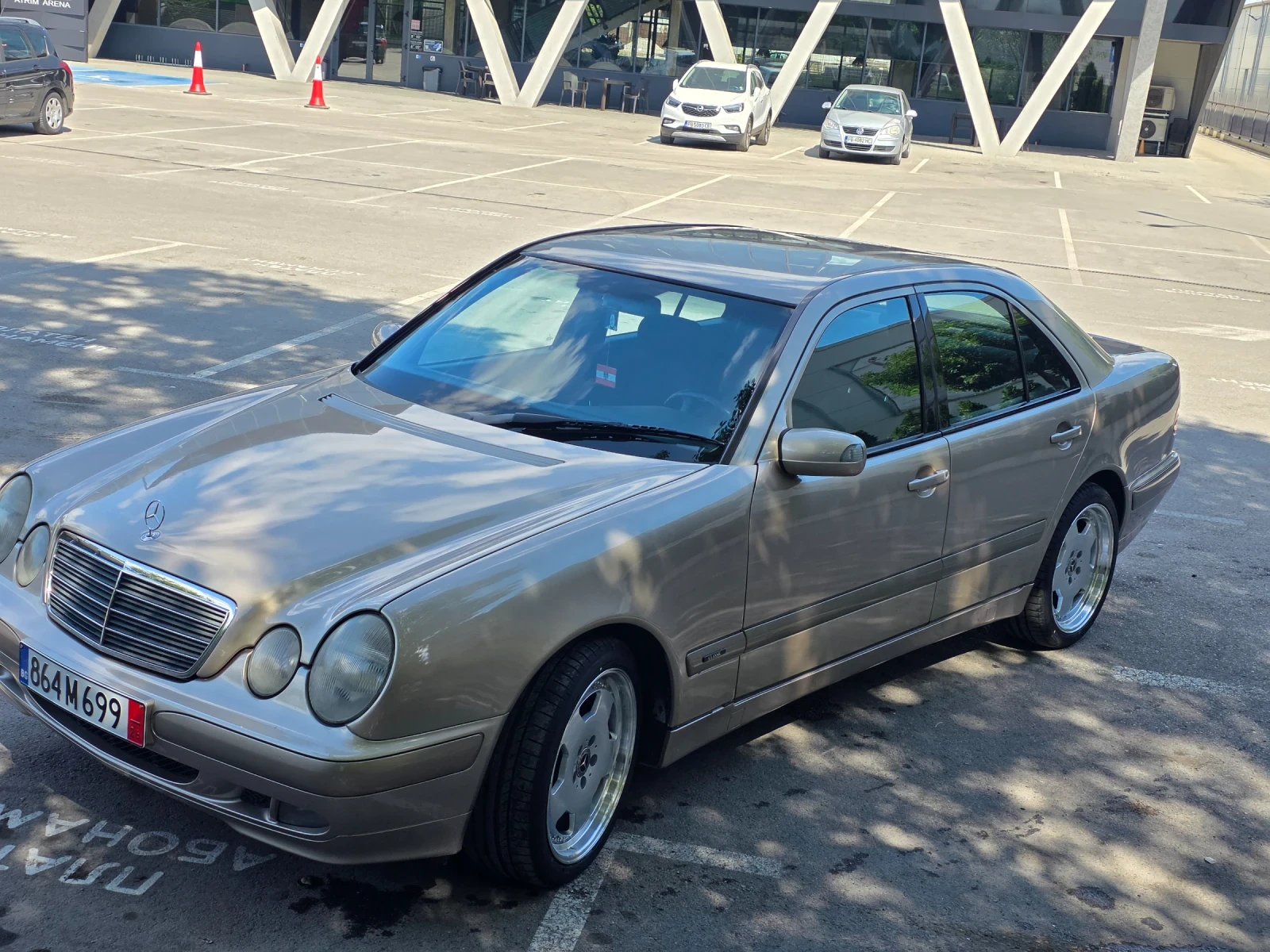 Mercedes-Benz E 320, снимка 11 - Автомобили и джипове - 55673471