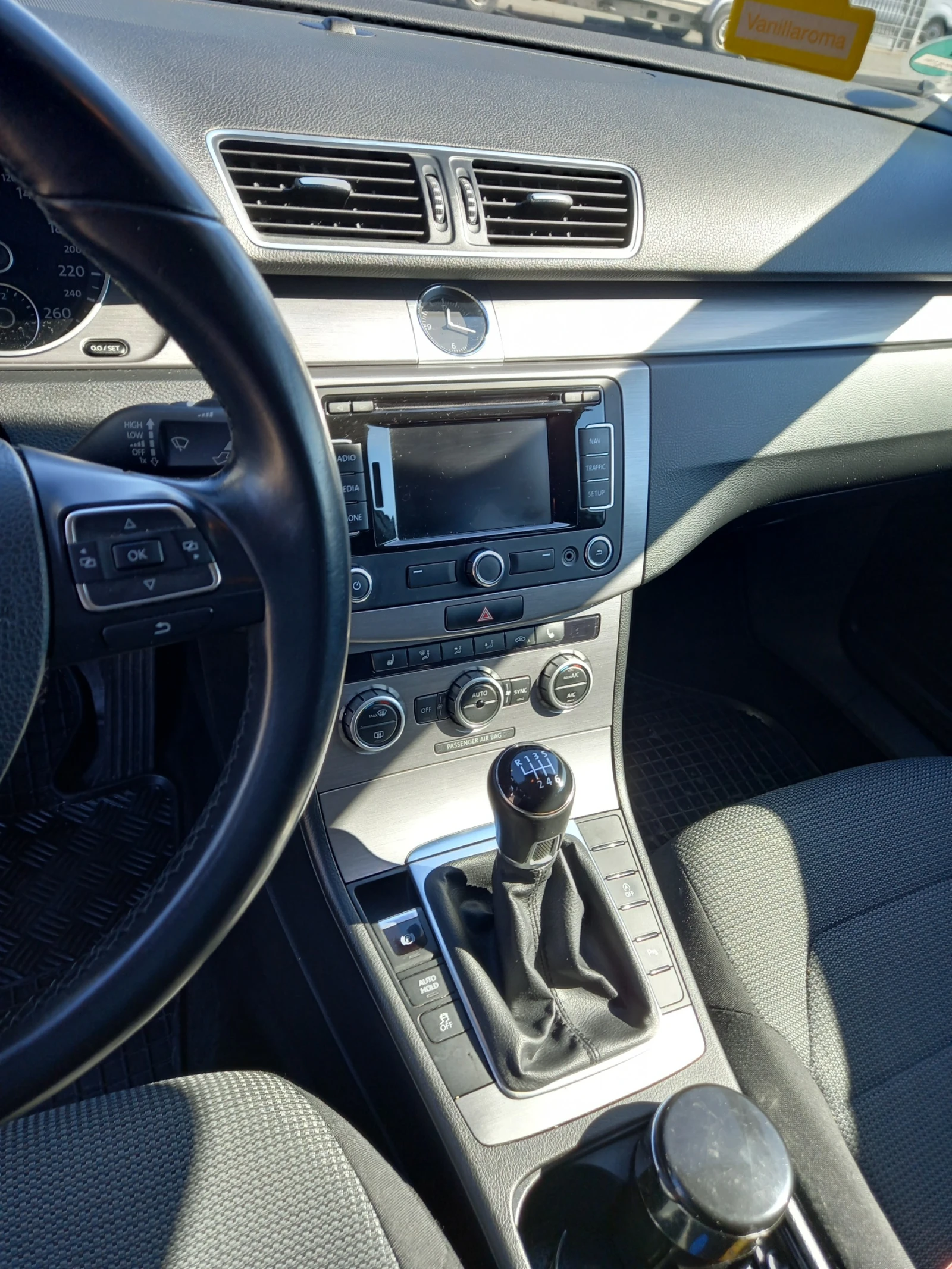 VW Passat 2.0 TDI, снимка 9 - Автомобили и джипове - 56064282