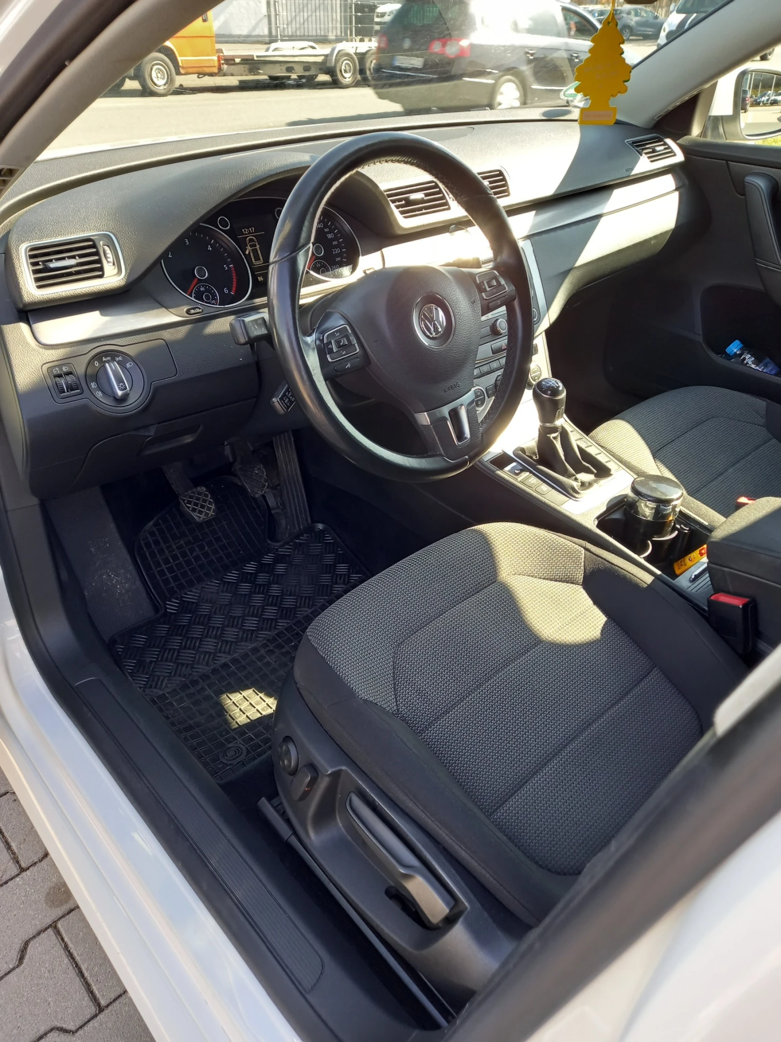 VW Passat 2.0 TDI, снимка 8 - Автомобили и джипове - 56064282