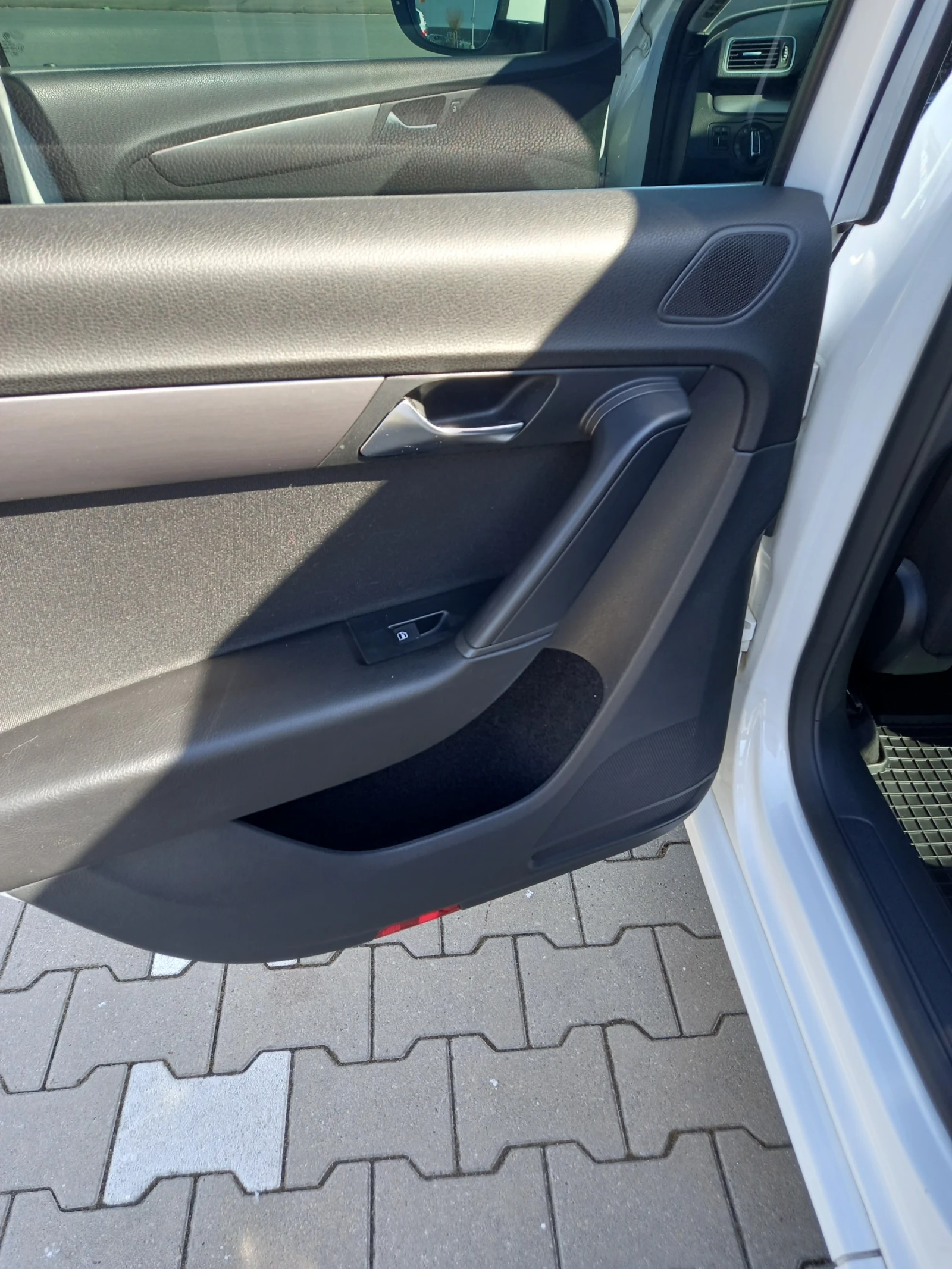 VW Passat 2.0 TDI, снимка 12 - Автомобили и джипове - 56064282