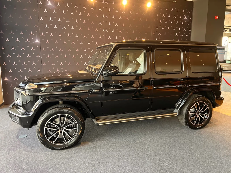 Mercedes-Benz G 400  AMG/ BURMESTER /360/ NIGHT/MANUFAKTUR/EXCLUSIV/ D, снимка 2 - Автомобили и джипове - 48144957