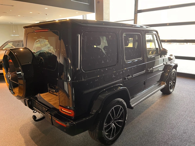 Mercedes-Benz G 400  AMG/ BURMESTER /360/ NIGHT/MANUFAKTUR/EXCLUSIV/ D, снимка 3 - Автомобили и джипове - 49021964