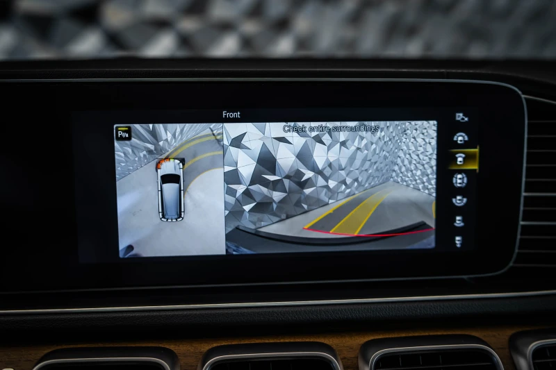 Mercedes-Benz GLS 350 d AMG* Burm* Pano* 360, снимка 17 - Автомобили и джипове - 51524370