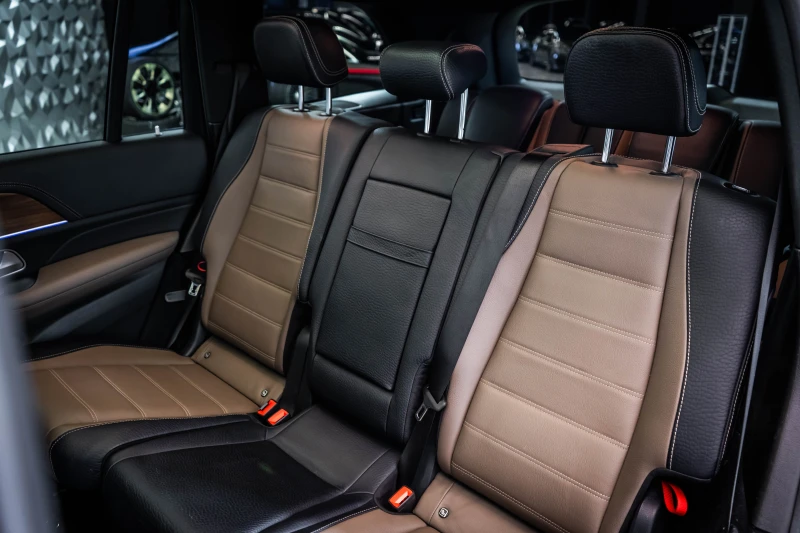 Mercedes-Benz GLS 350 d AMG* Burm* Pano* 360, снимка 15 - Автомобили и джипове - 51524370