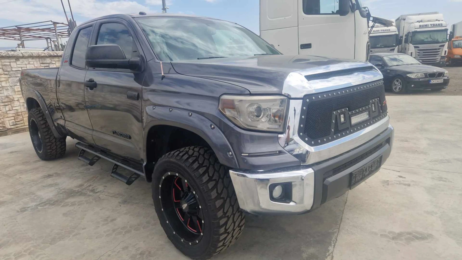 Toyota Tundra 5.7 - изображение 8