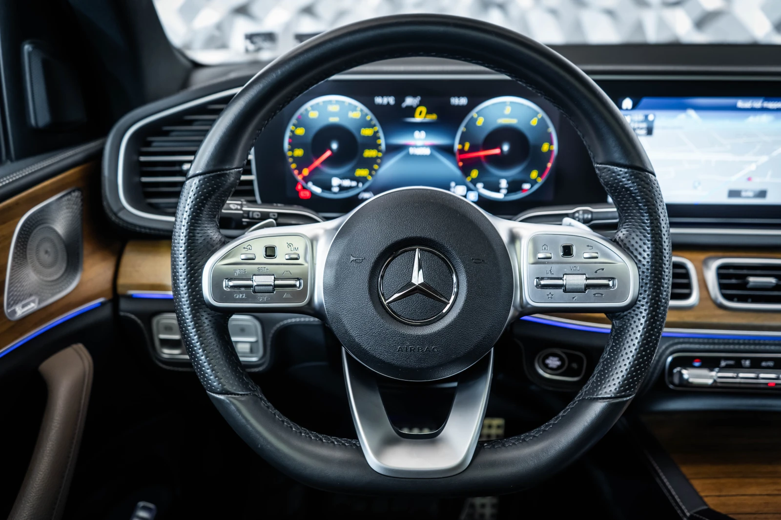 Mercedes-Benz GLS 350 d AMG* Burm* Pano* 360 - изображение 8