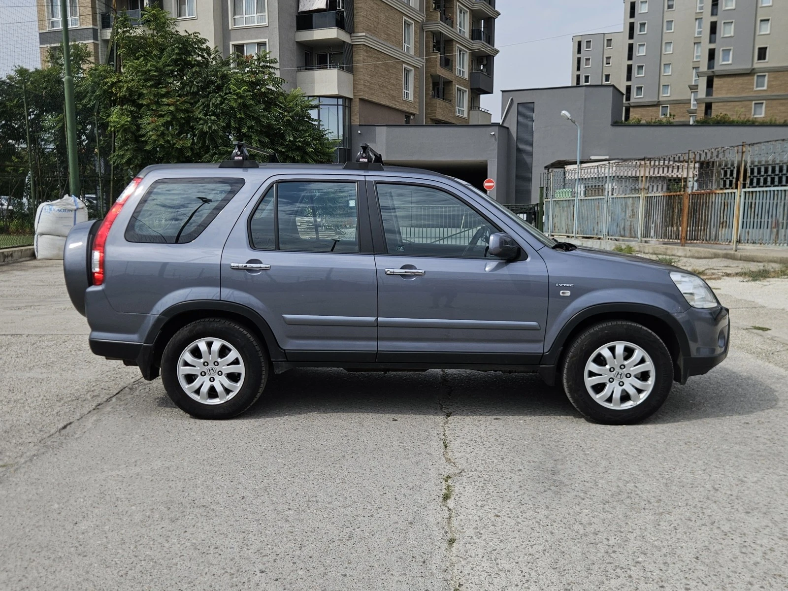 Honda Cr-v 2.0i-VTEC 4x4 ES Facelift Automatic - изображение 4