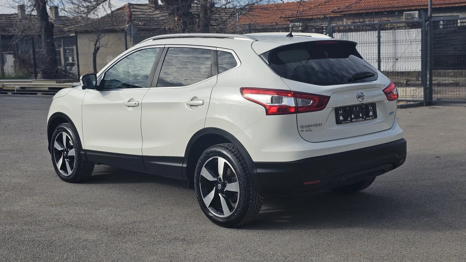 Nissan Qashqai 1.5dCi 6SP IT-КАМЕРА 360 -ИСТОРИЯ-ТОП СЪСТ.-ЛИЗИНГ - изображение 4