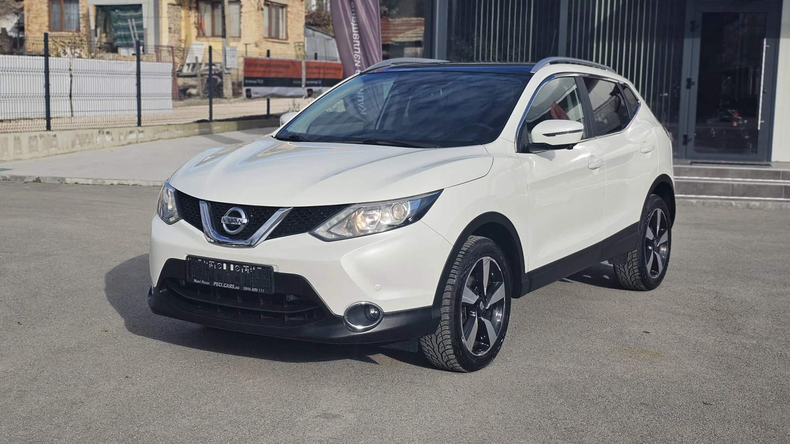Nissan Qashqai 1.5dCi 6SP IT-КАМЕРА 360 -ИСТОРИЯ-ТОП СЪСТ.-ЛИЗИНГ - изображение 3