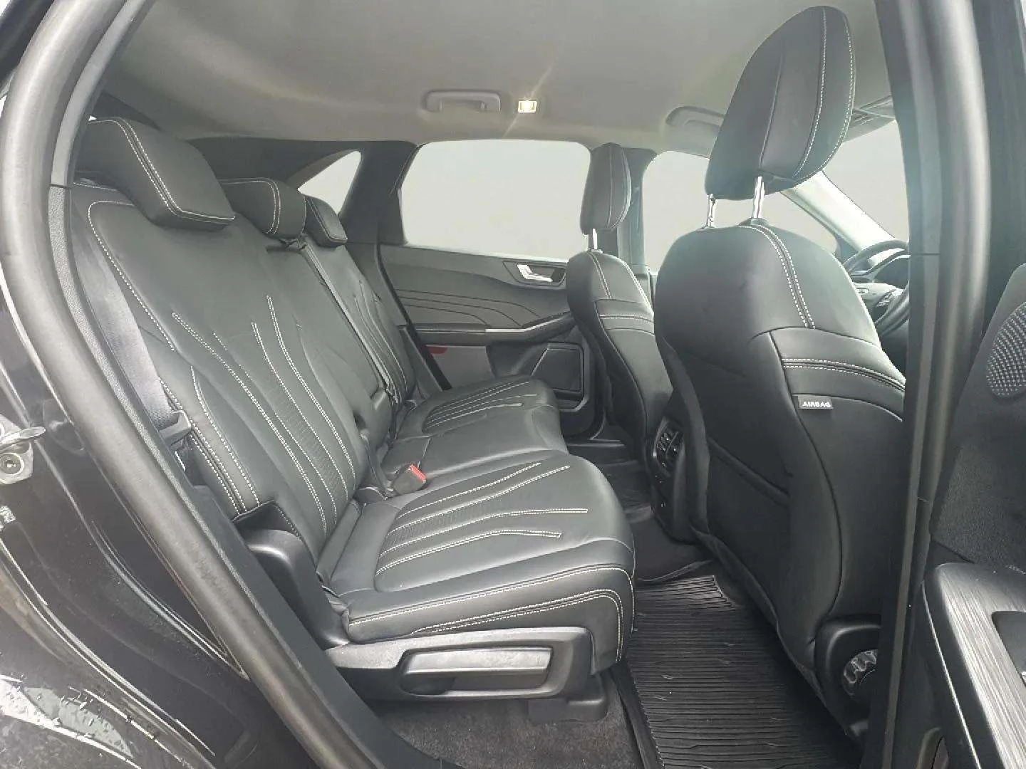 Ford Kuga 2.5 FHEV, снимка 12 - Автомобили и джипове - 53489415