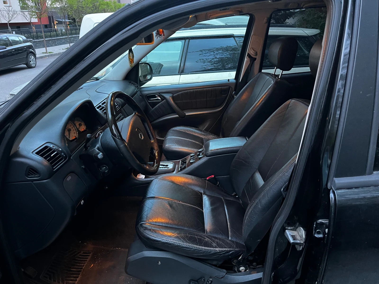 Mercedes-Benz ML 55 AMG, снимка 3 - Автомобили и джипове - 53723163