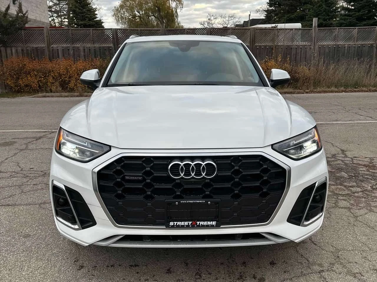 Audi Q5 Progressiv/ДИСТРОНИК/ПАНОРАМА/360 CAM, снимка 2 - Автомобили и джипове - 54037063