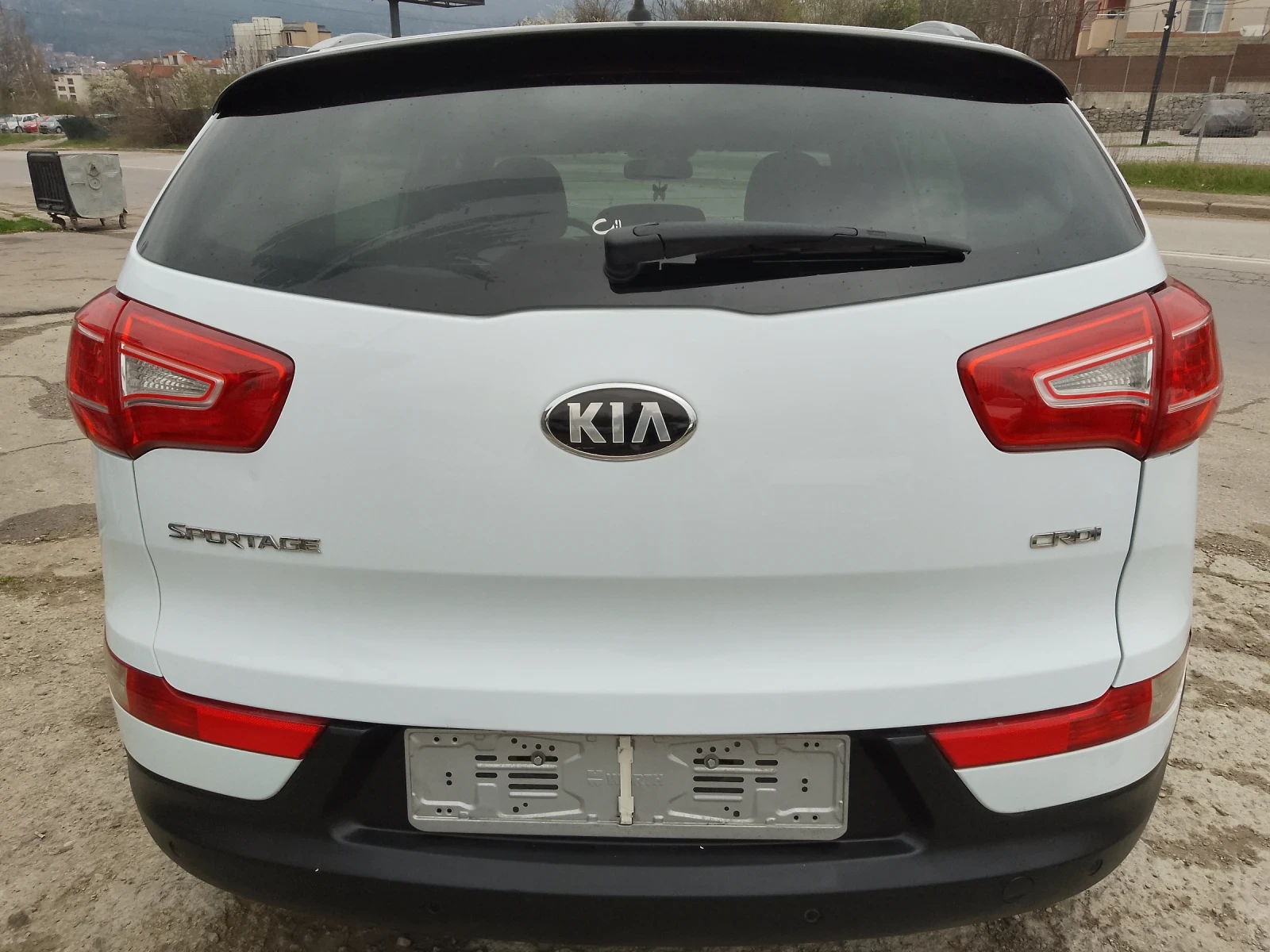 Kia Sportage 1.7 CRDI/НАПЪЛНО ОБСЛУЖЕНА, снимка 6 - Автомобили и джипове - 54165411